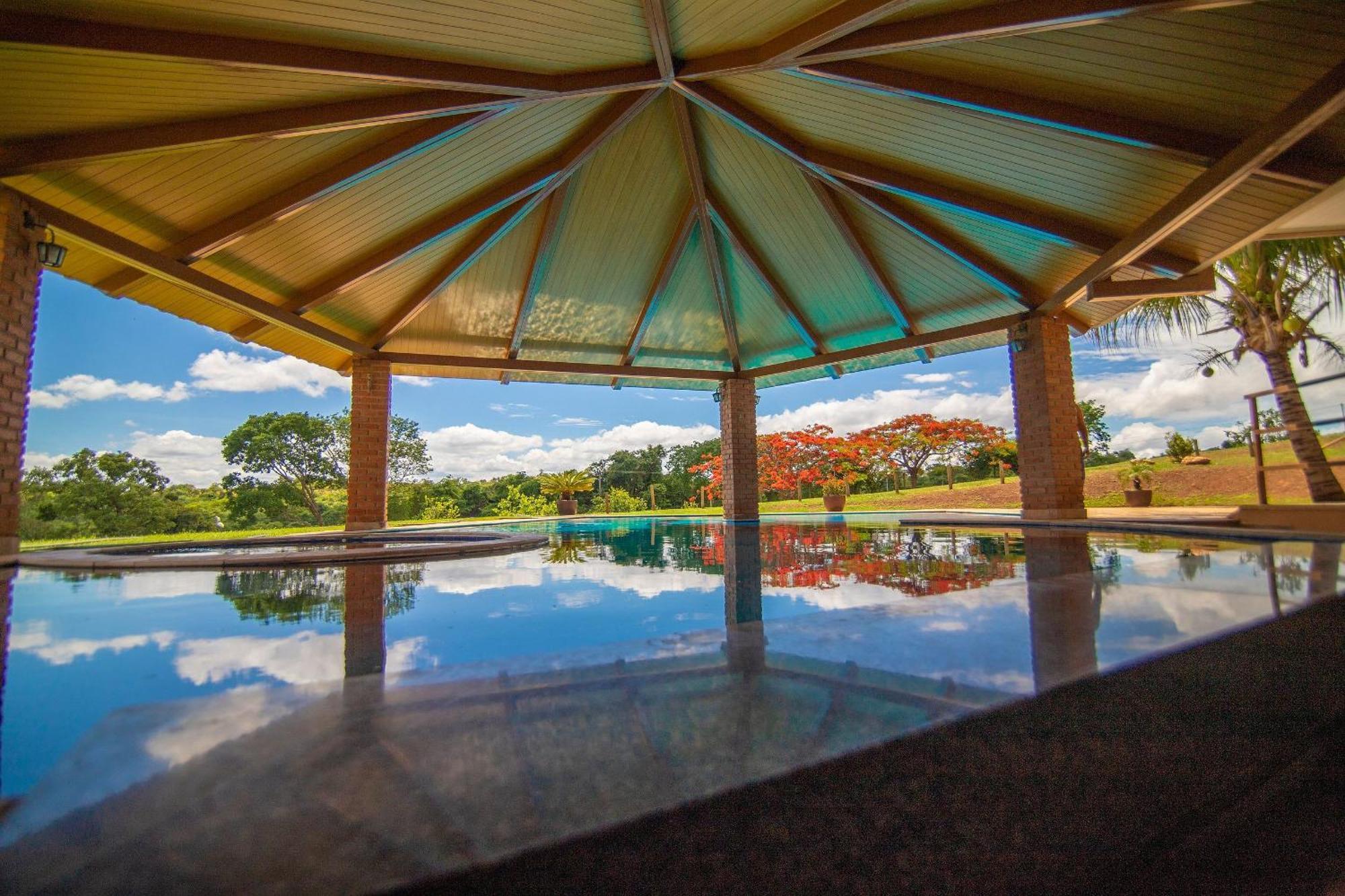 Recanto De Lazer C/ Piscina, Bar Molhado E Sinuca * Caldas Novas